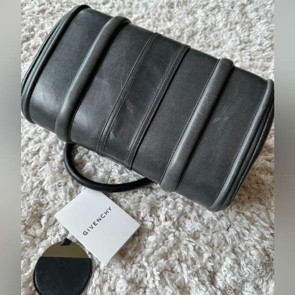 Authentic Givenchy hand bag - Picture 10 of 16